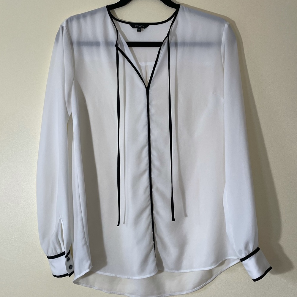 RW&CO White Blouse in Size Small